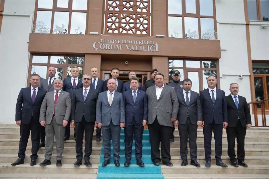 Bakan Tunç Çorum’da Ziyaretlerde Bulundu