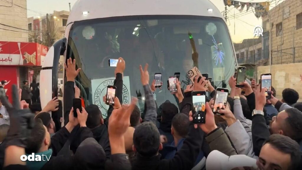 Filistinli esirler Batı Şeria’ya ulaştı